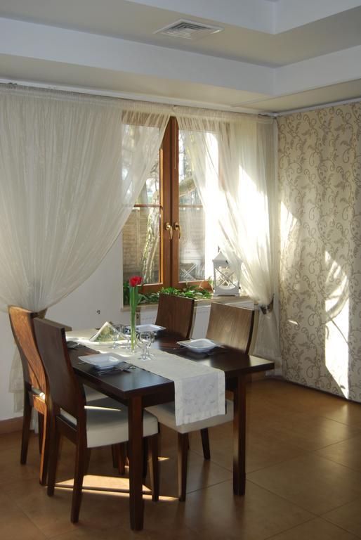 Hotel Restauracja Cztery Pory Roku Orneta Exteriör bild