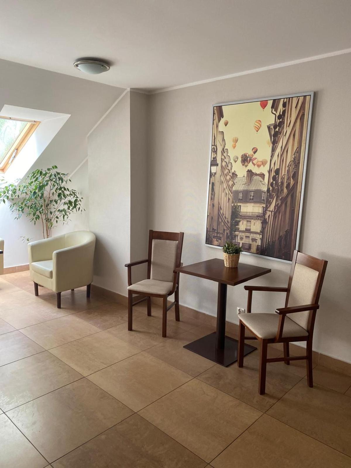 Hotel Restauracja Cztery Pory Roku Orneta Exteriör bild