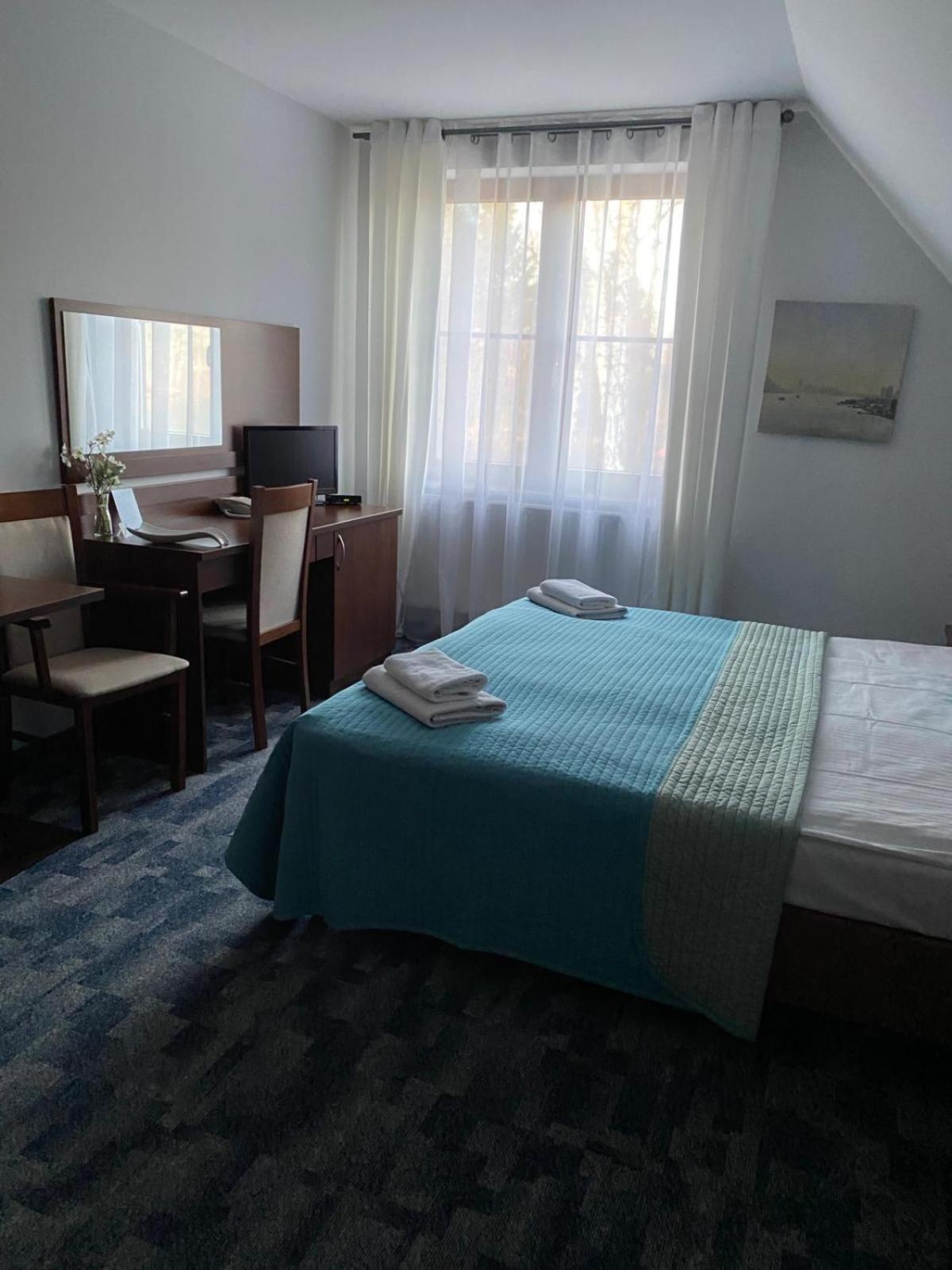 Hotel Restauracja Cztery Pory Roku Orneta Exteriör bild